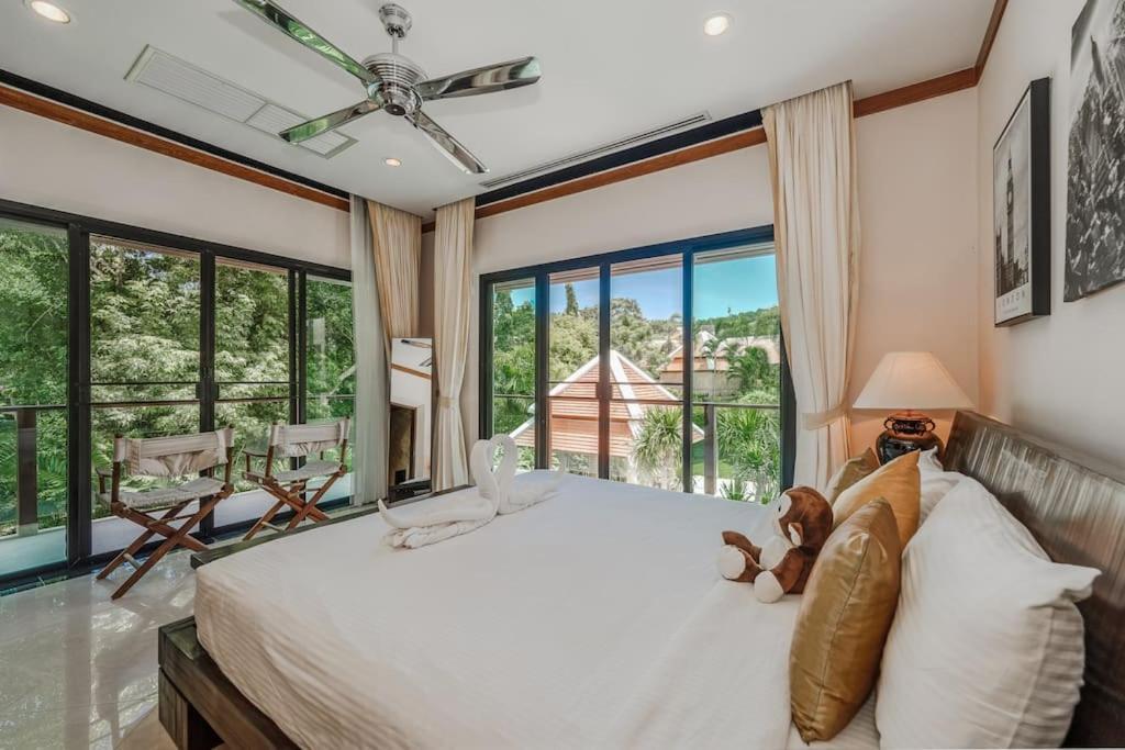 Villa Naiharn 4br Private Pool Close To Phuket