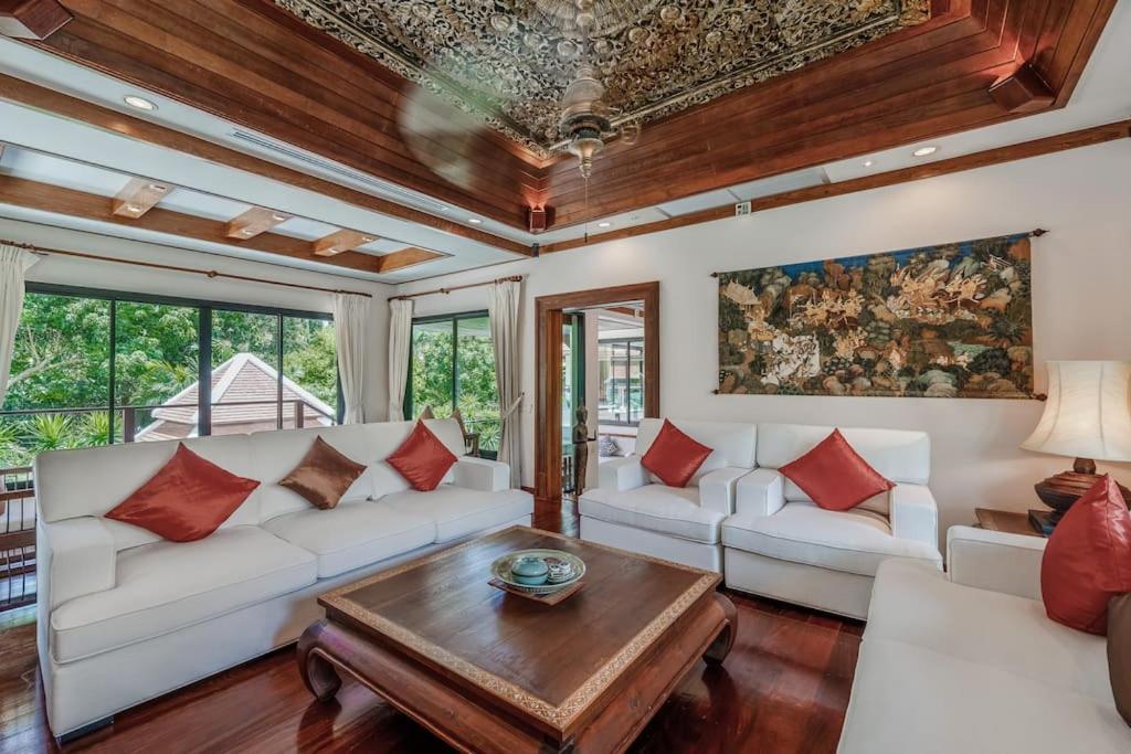 Villa Naiharn 4br Private Pool Close To Phuket