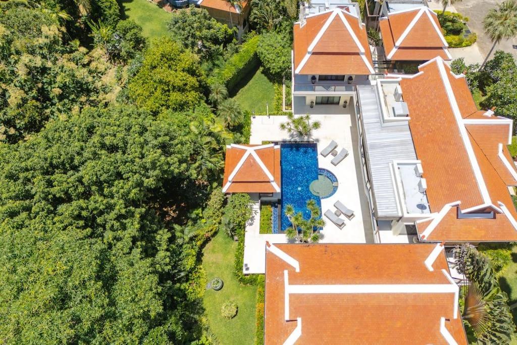 Naiharn 4br Private Pool Close To Phuket