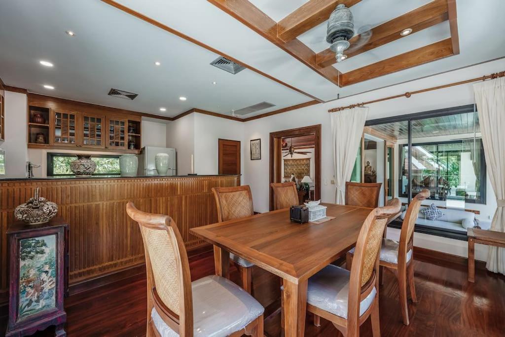 Naiharn 4br Private Pool Close To Villa *
