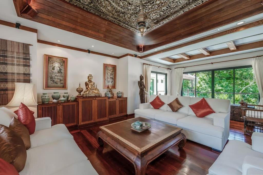 Naiharn 4br Private Pool Close To * Phuket